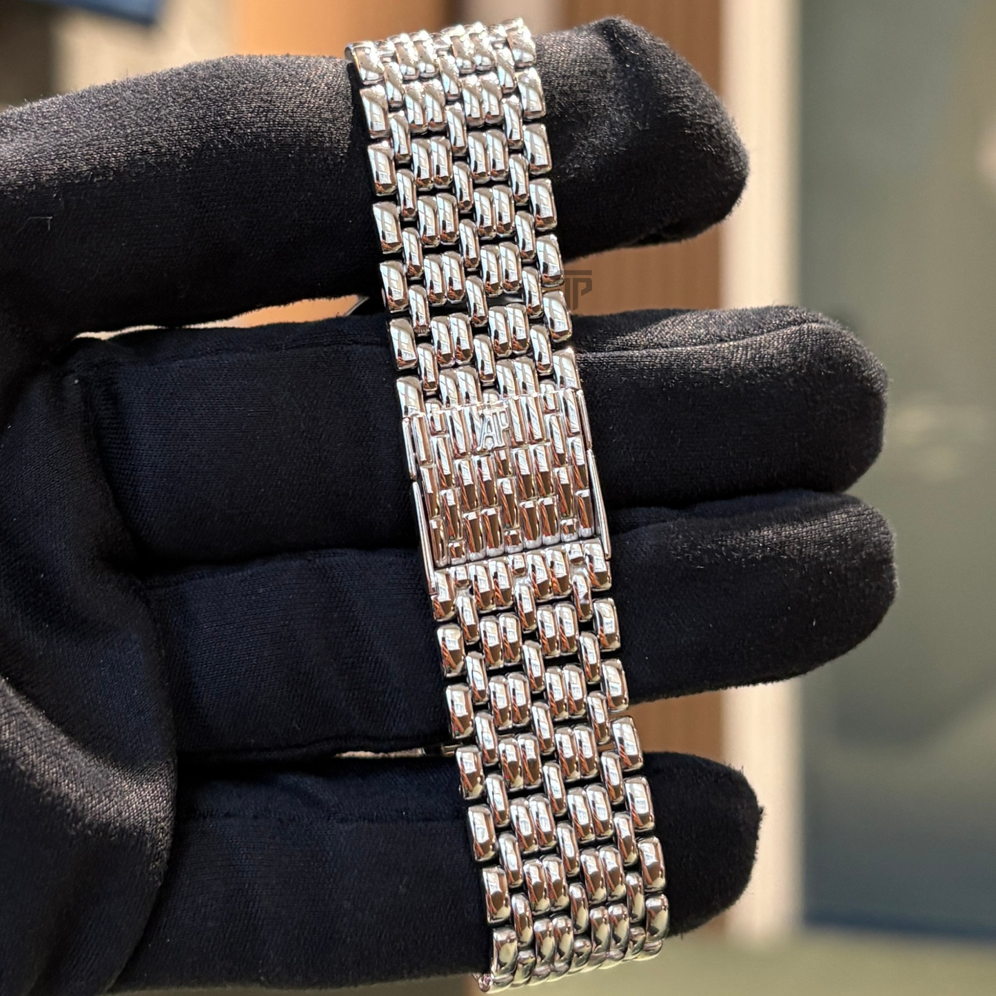 Audemars Piguet Ref. 15123BC White Gold “Jules Audemars ” on Full White Gold Bracelet with Factory Diamond Dial & Emerald Markers & Emerald Cut Bezel