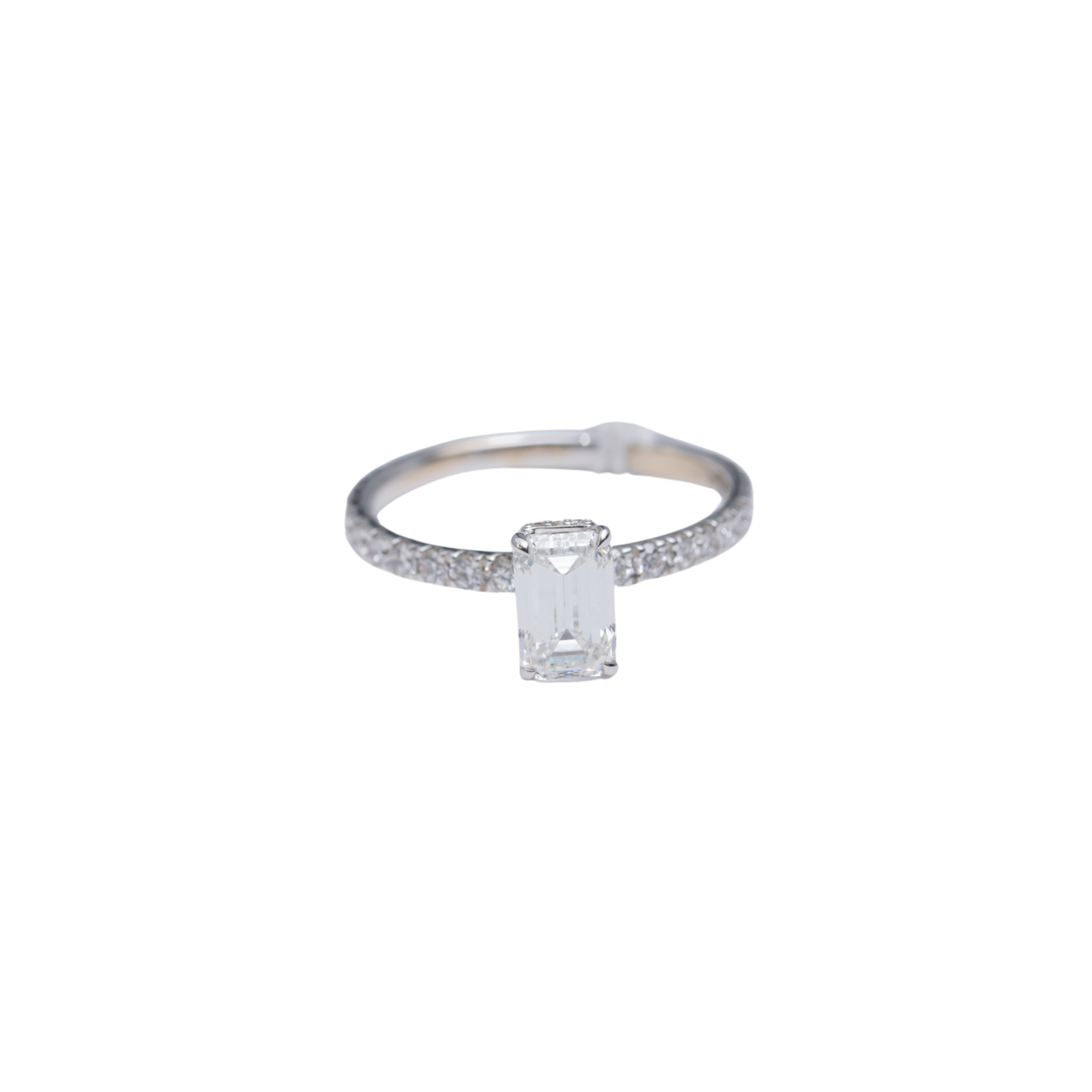 14k White Gold LAB Emerald Cut Ring - 1.9 grams - 1.06 cts emerald centre stone - E/VS1 IGI - 0.55 cts half pave round(IGI Report No: LG618467536)