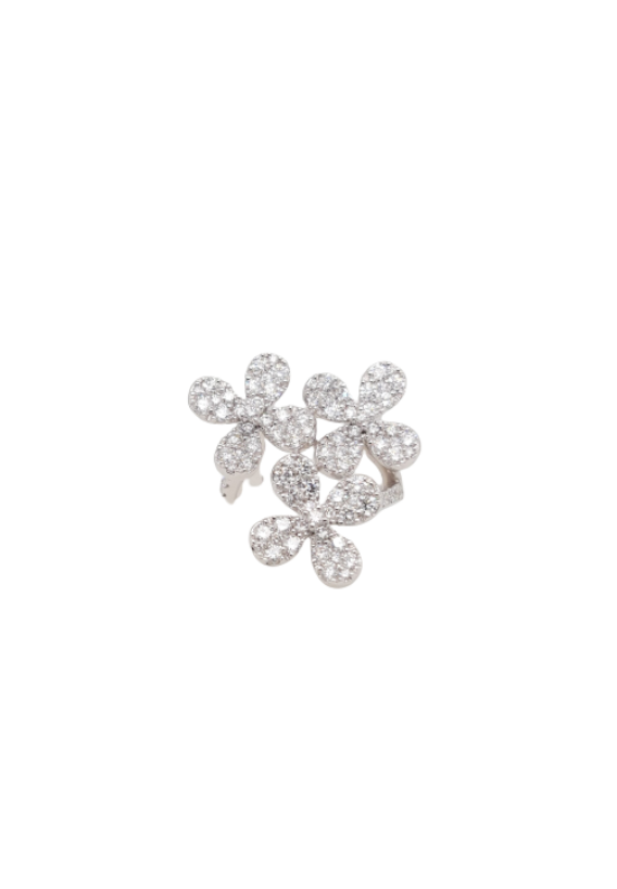18 Karat White Gold Ladies Diamond Flower Ring 1.94 Carats