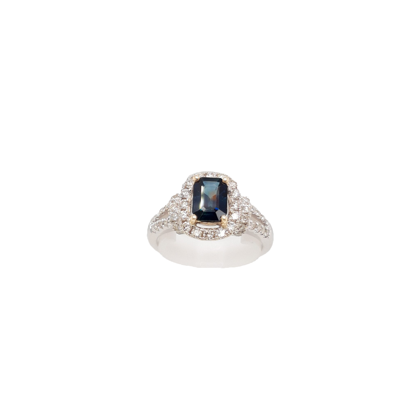 Ladies Diamond and Sapphire Ring 1.02 Carats