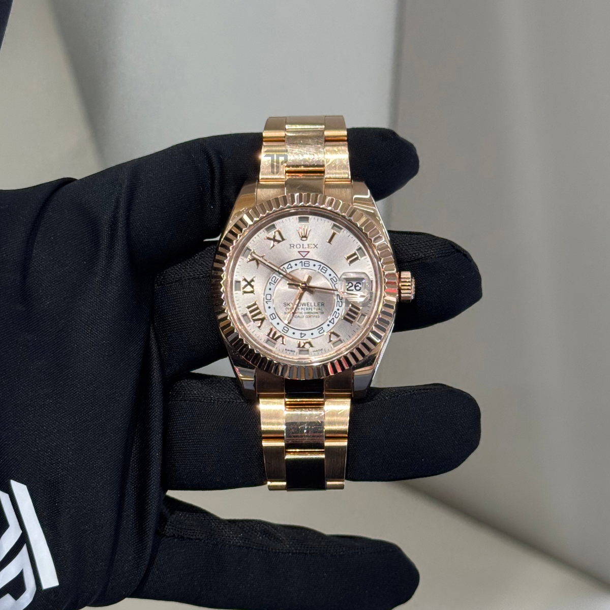Rolex Skydweller Ref. 326935 Rose Gold Sundust Roman Dial