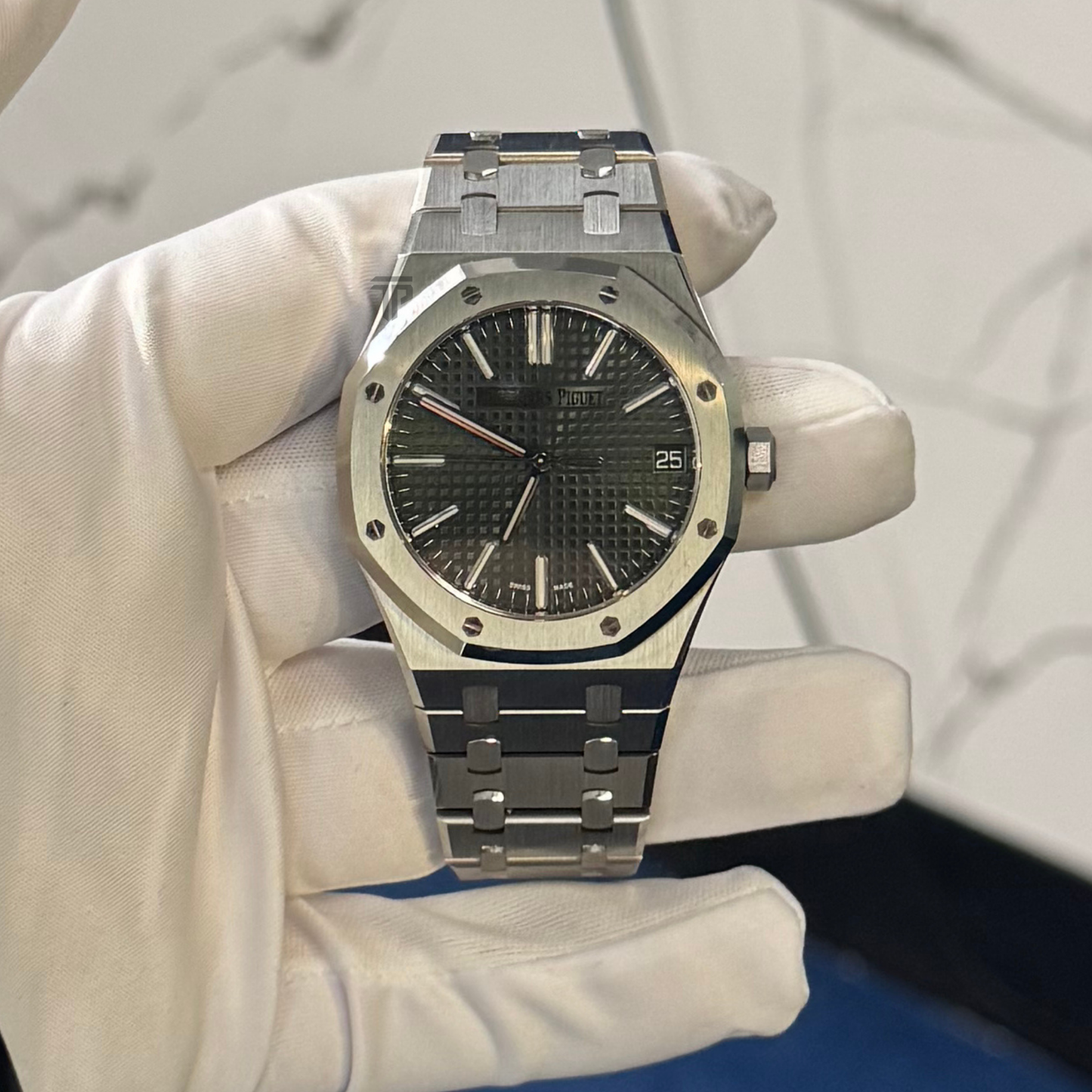 Audemars Piguet Royal Oak Ref. 15510ST.OO.1320ST.04 41MM Stainless Steel Khaki Green Dial