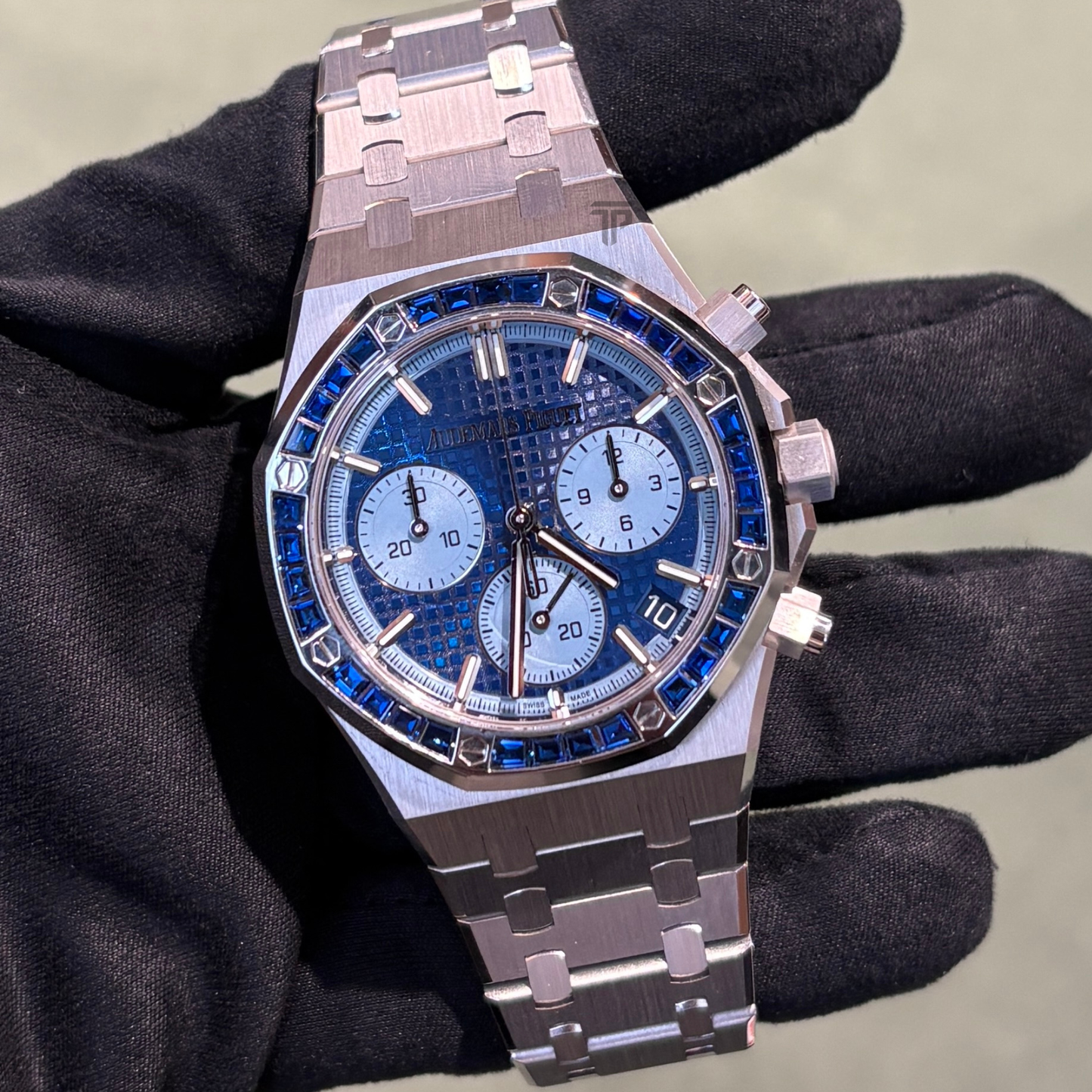 Audemars Piguet Royal Oak Chronograph Ref. 26240BC.SS.1320BC.01 41MM White Gold Blue Dial JAPAN EDITION with Factory Set Sapphire Bezel