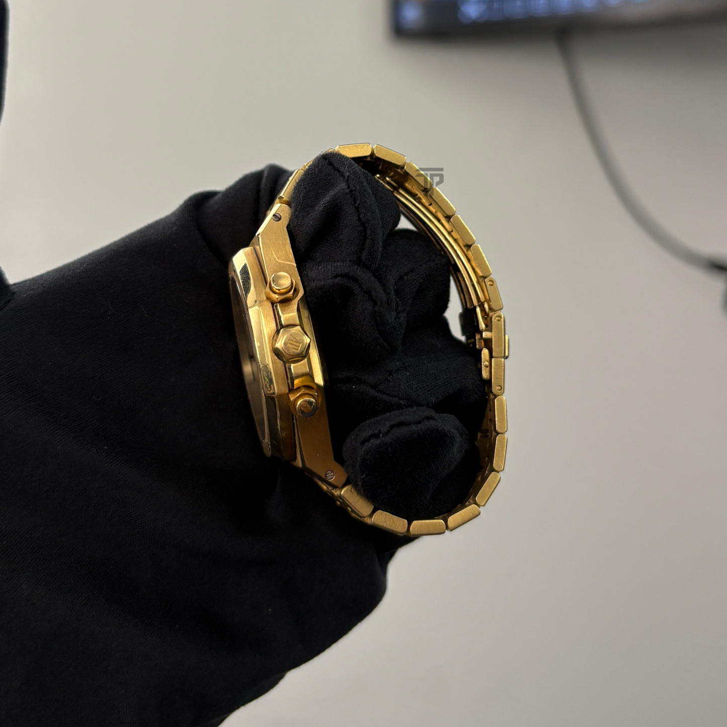 Audemars Piguet Royal Oak Chronograph Ref. 26022BA.OO.D088CR.01 39MM Yellow Gold White Dial
