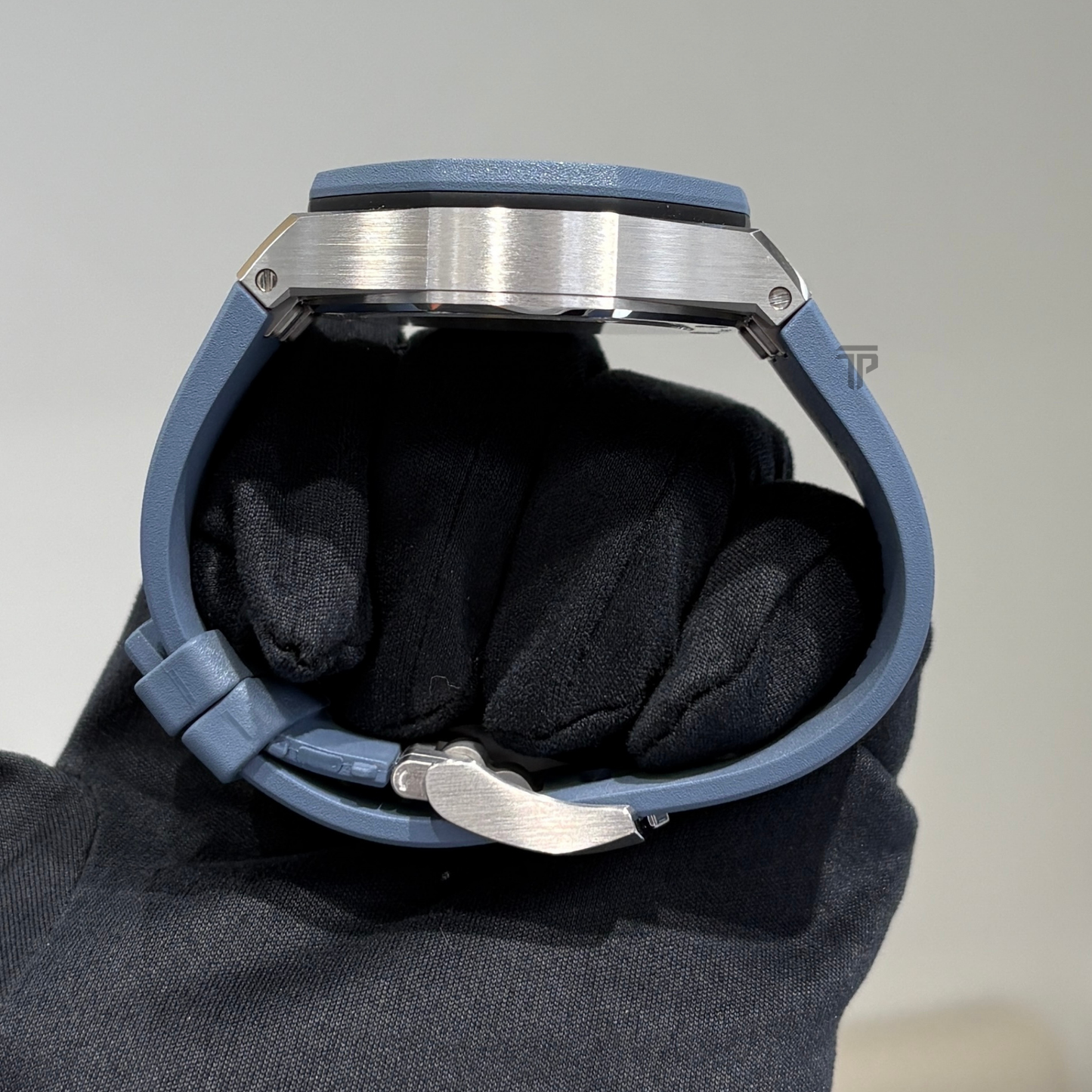 Audemars Piguet Ref. 15605SK.OO.A350CA.01 43MM Stainless Steel Royal Oak Offshore Blue Dial