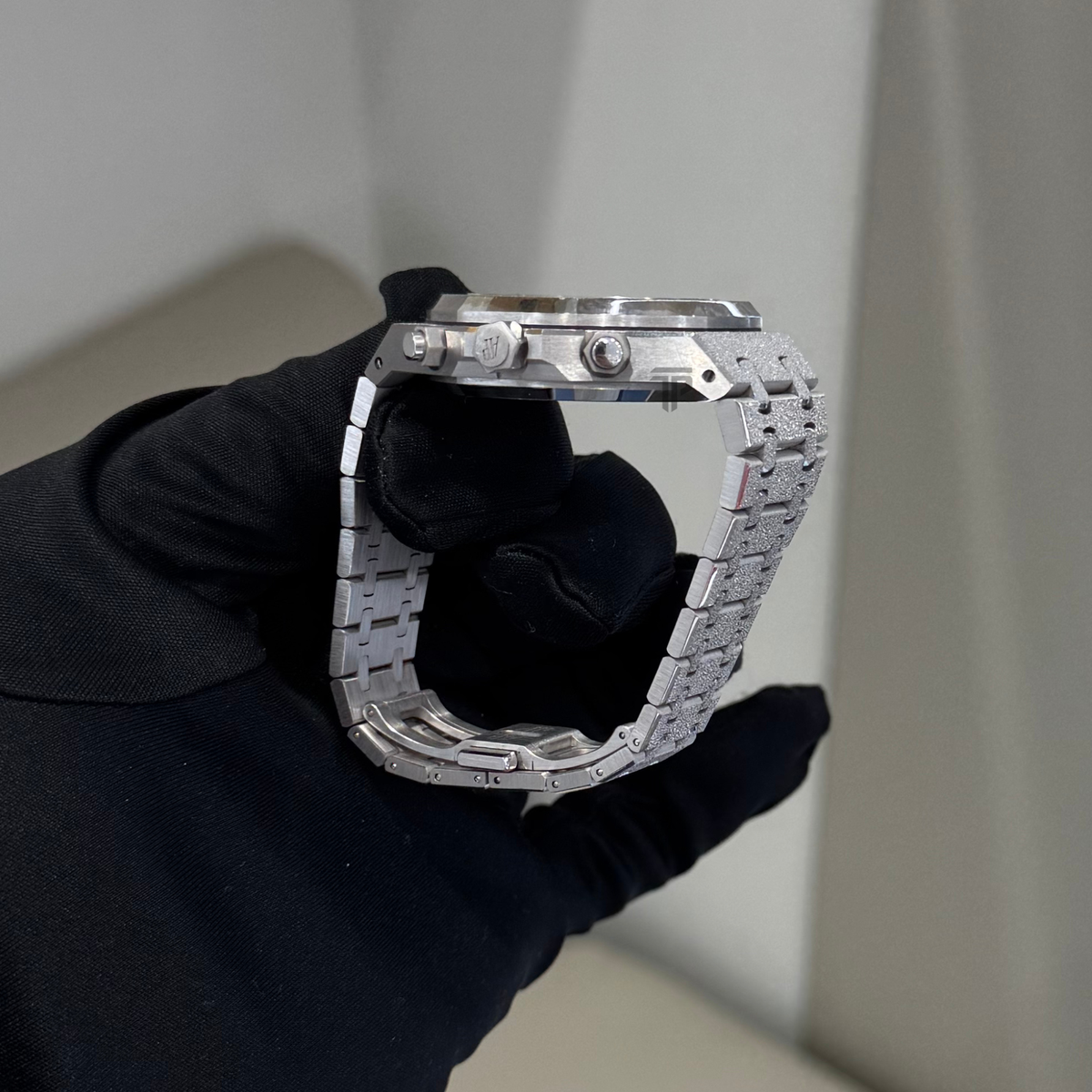 Audemars Piguet Royal Oak Ref. 26239BC.GG.1224BC.01 41MM Frosted White Gold Chronograph Grey Dial