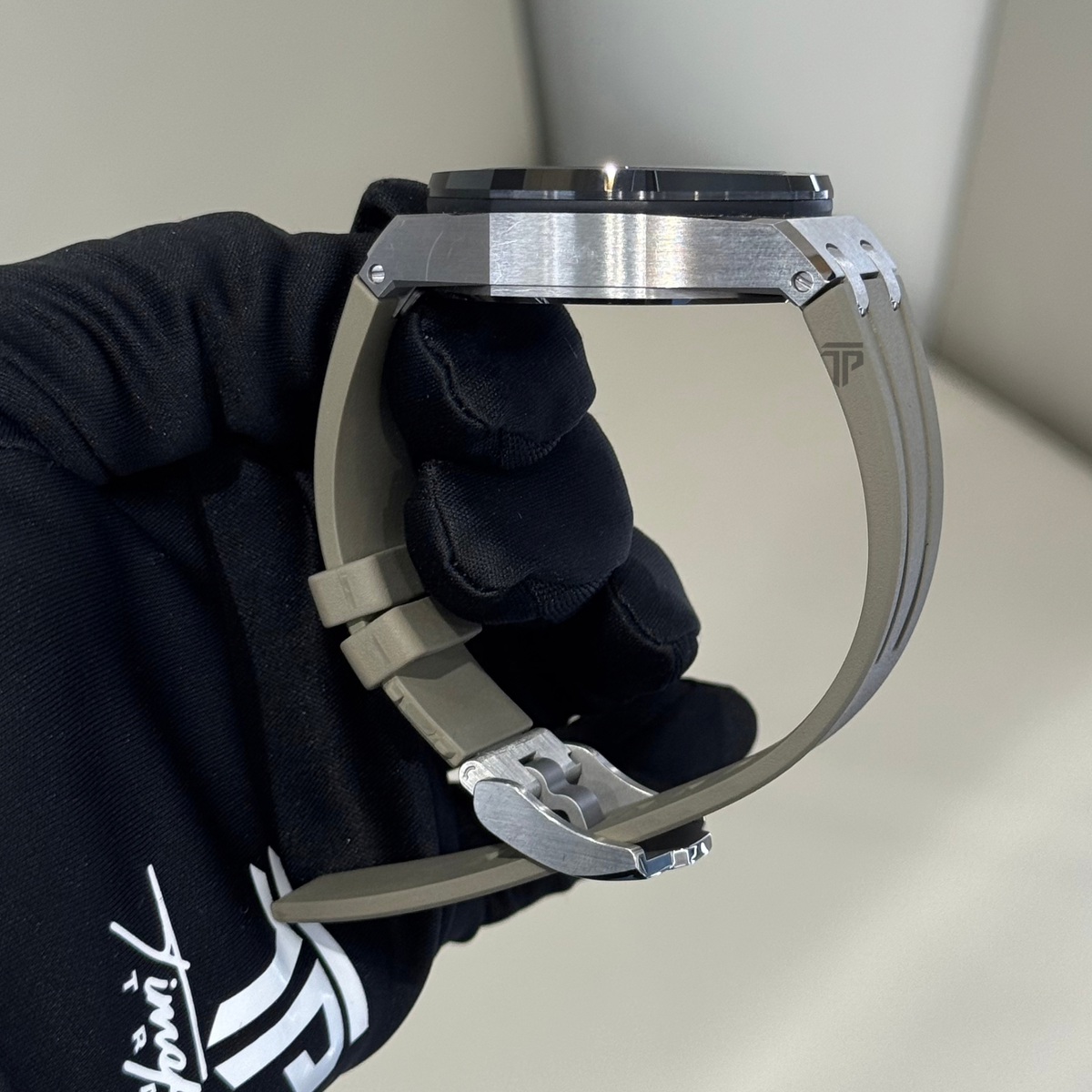 Audemars Piguet Royal Oak Offshore Ref. 26420SO.OO.A600CA.01 43mm Smoke Grey Dial
