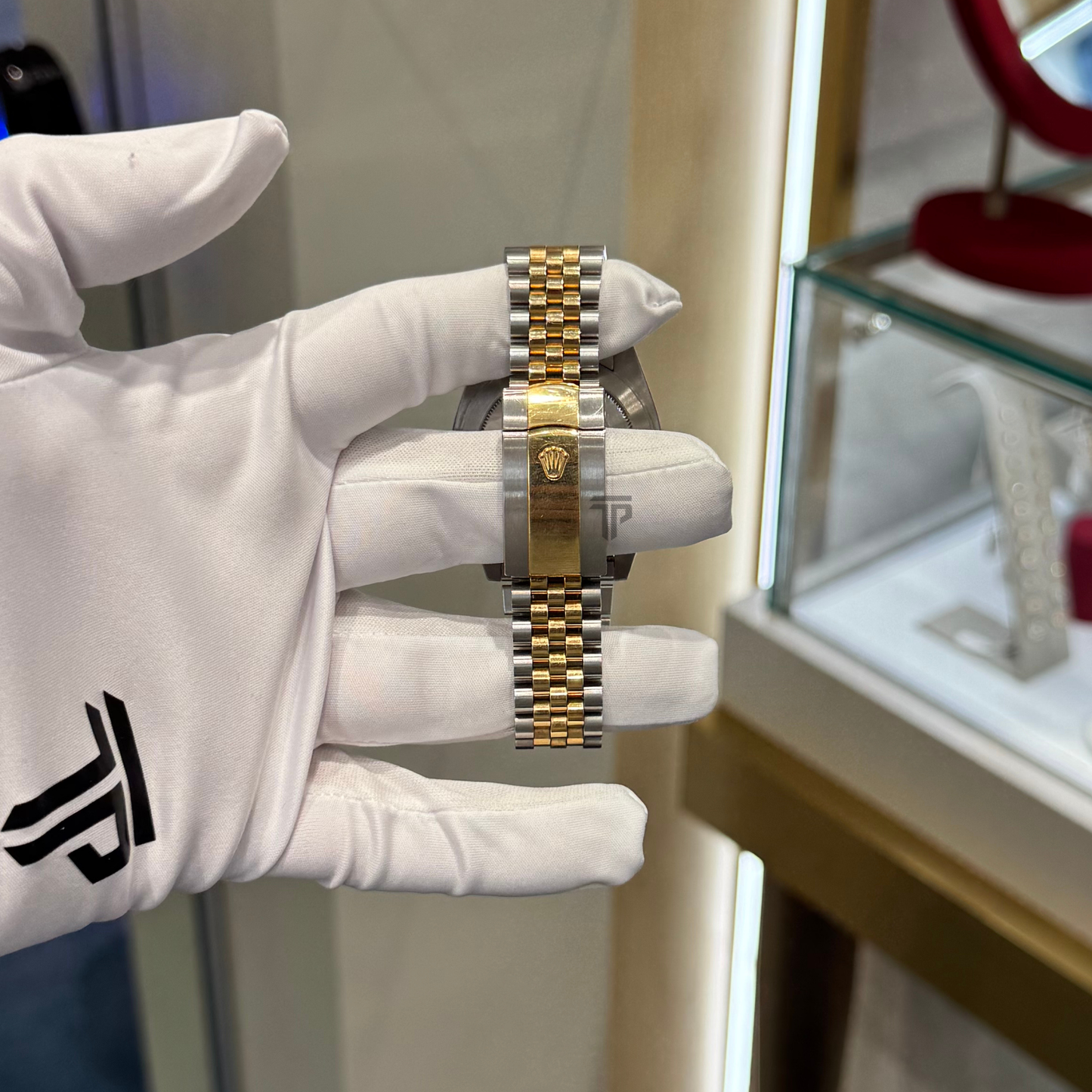 Rolex Datejust Ref. 126333 41MM Two Tone Yellow Gold Black Dial on Jubilee