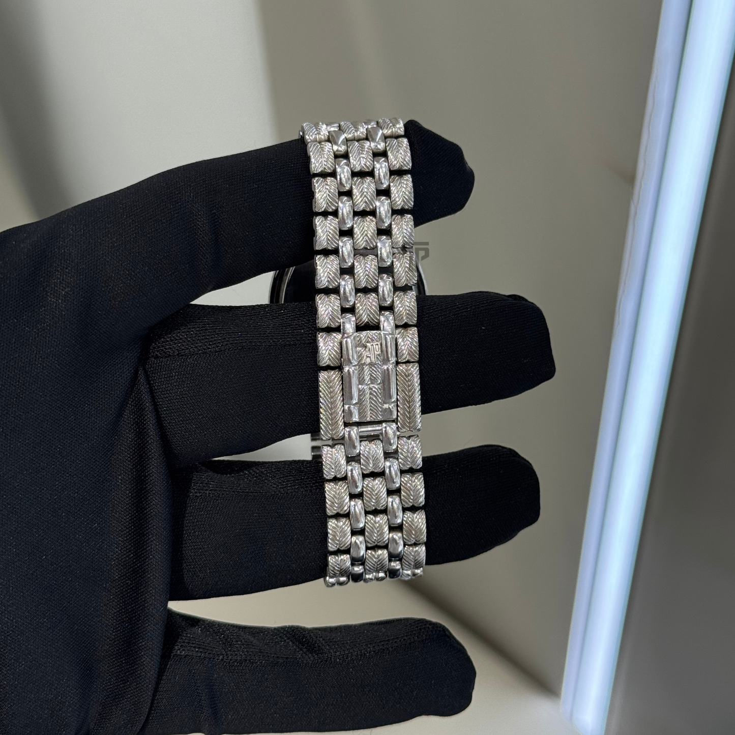 Audemars Piguet "FEATHER" Ref. 56455BC 18KT White Gold Diamond Pave Dial Quarts Sapphire Markers