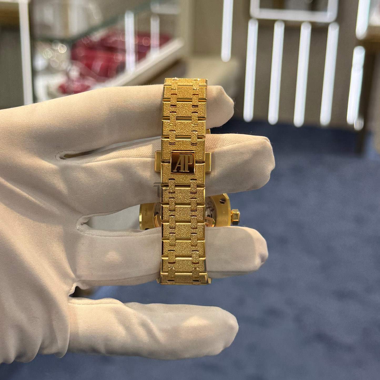 Audemars Piguet Royal Oak Ref. 15550BA.GG.1356BA.01 37mm Frosted Yellow Gold with Smoked Gold Dial