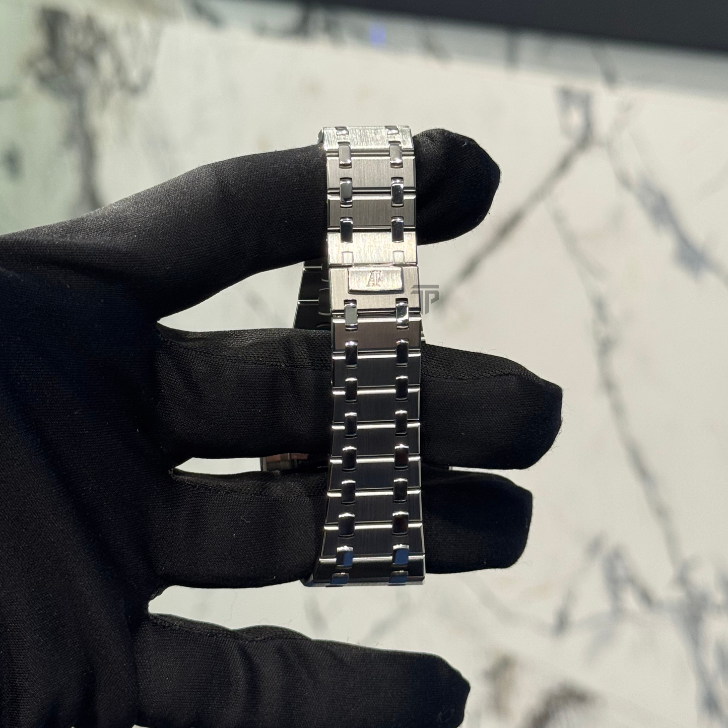 Audemars Piguet Ref. 25820SP.0O.0944SP.02 39mm Black Dial Perpetual Stainless Steel Case Platinum Centerlinks/Bezel