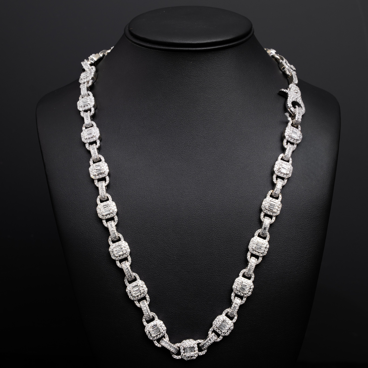 10k white gold - block baguette chain - Approx 30cts - 121.1 grams approx - 24 inch
